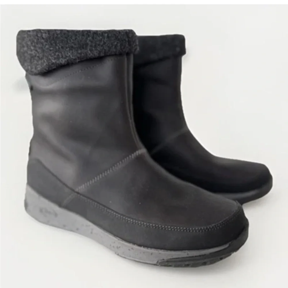 Chaco Borealis Waterproof Winter Boots Womens 8 Gray Insulated Pull On Hiking